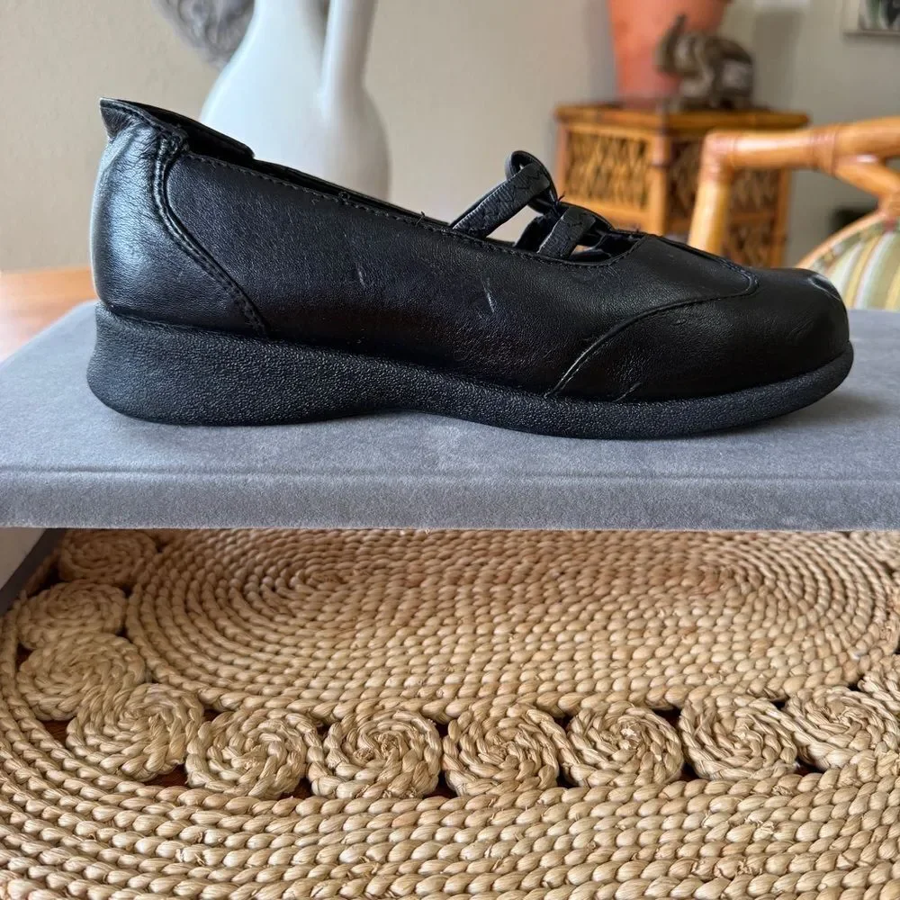 Petalia Girl’s Black Sienna Mary Jane Style Slip On Shoes Size 2